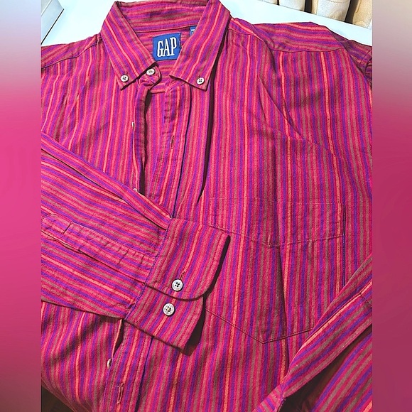 EUC men’s Gap flannel bottom down shirt multi color red Sz M - Picture 3 of 5